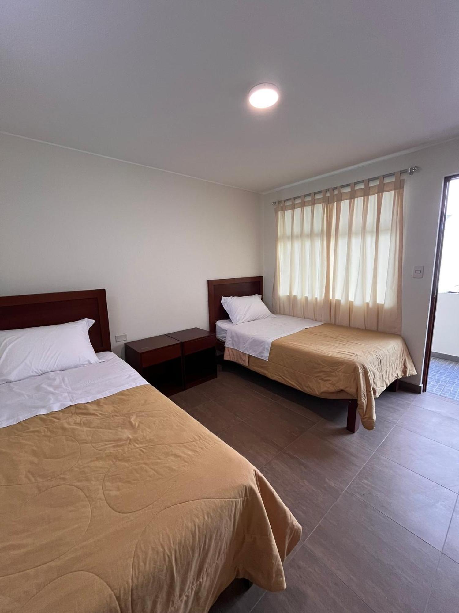 Boulevard Hotel Asia Esterno foto